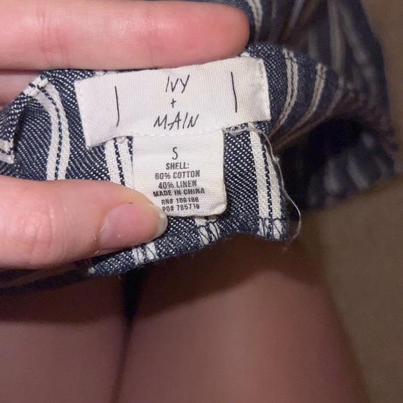 Navy blue striped mini skirt. It is in good condition and only worn a few times. - Picture 3 of 4